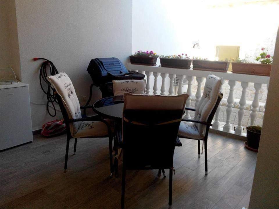 Apartmani Linda Vodice Eksteriør billede