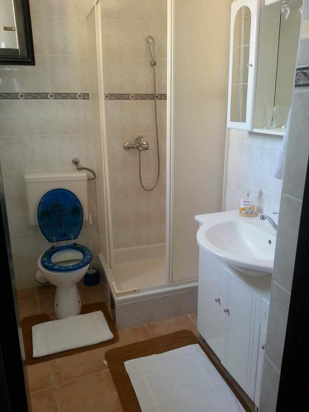 Apartmani Linda Vodice Eksteriør billede