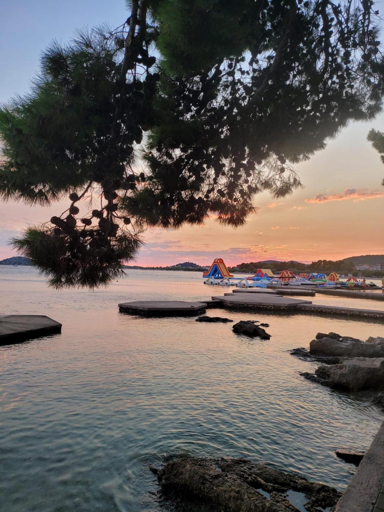 Apartmani Linda Vodice Eksteriør billede